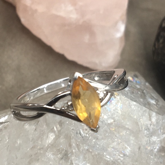 10k white gold citrine ring - Picture 10 of 15